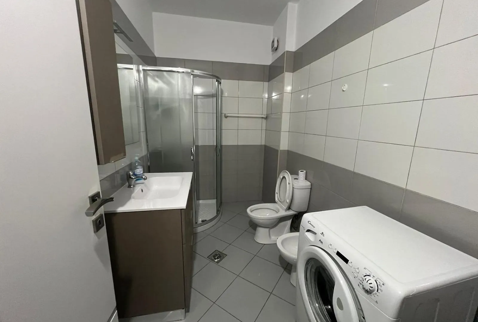 Db Apartament - Uji I Ftohte Vlore Apartment